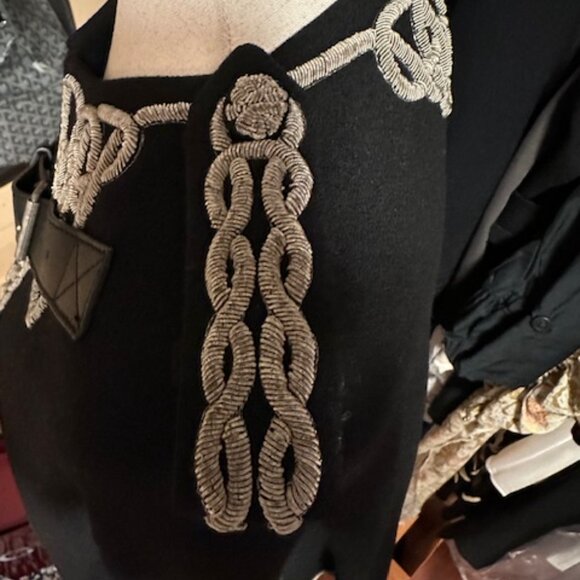 ALEXANDER MCQUEEN BLACK WOOL CAPE - Picture 6 of 11